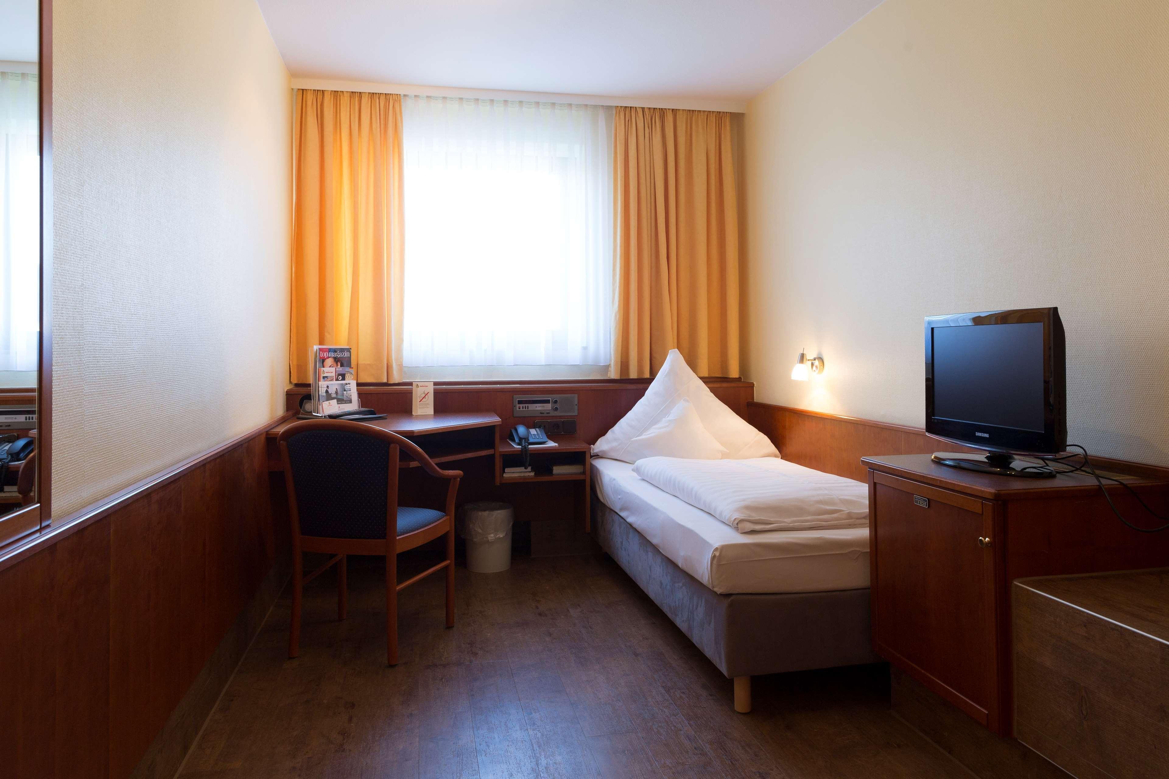 Top Hotel Amberger Wurzburgo Exterior foto